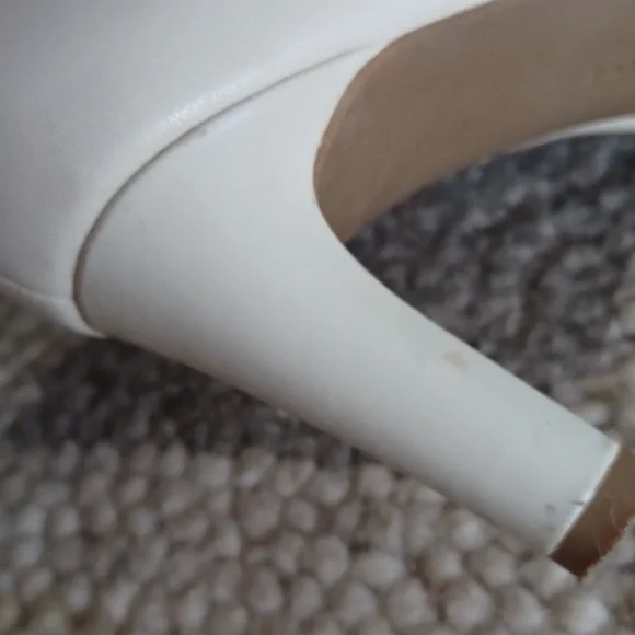 Bandolino Leather Booties - Picture 15 of 16